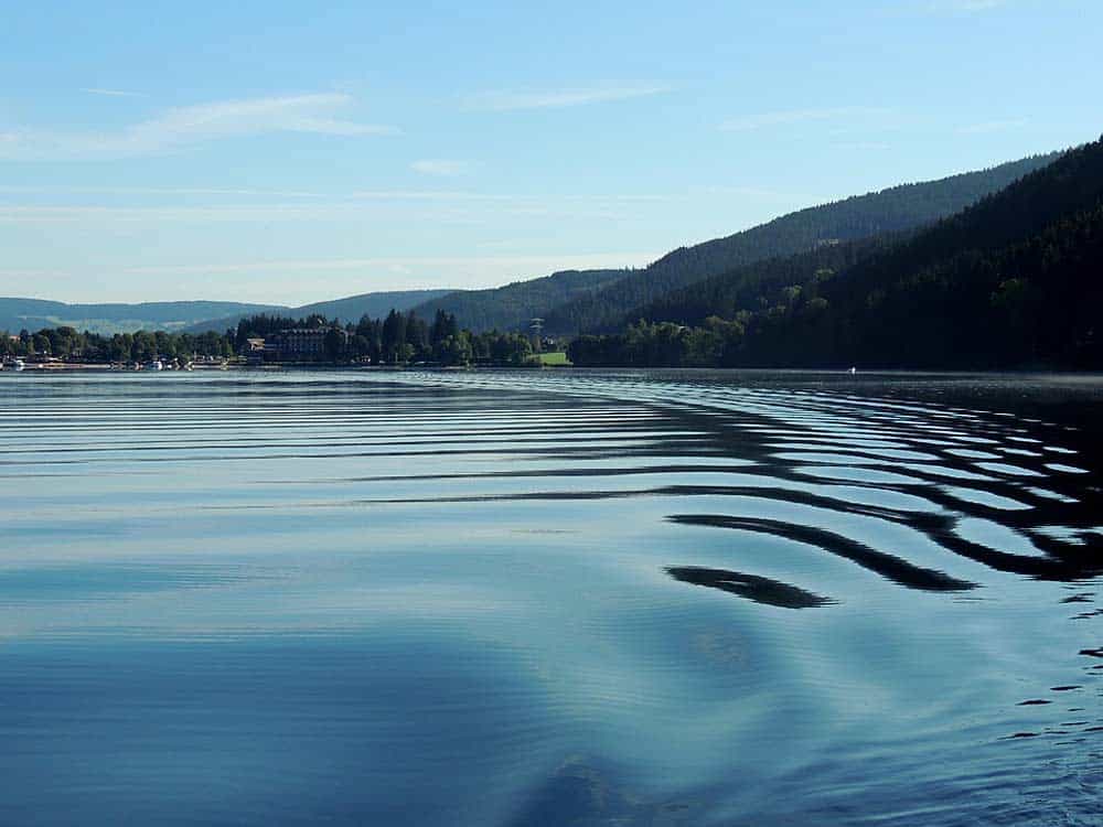 Titisee  im südlichen Schwarzwald - ein Zungenbeckensee